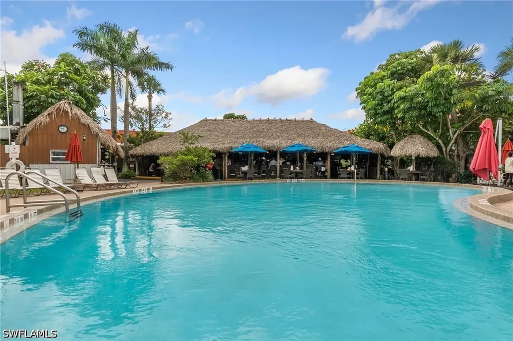 2555 Tamiami Trail N Naples FL 34103