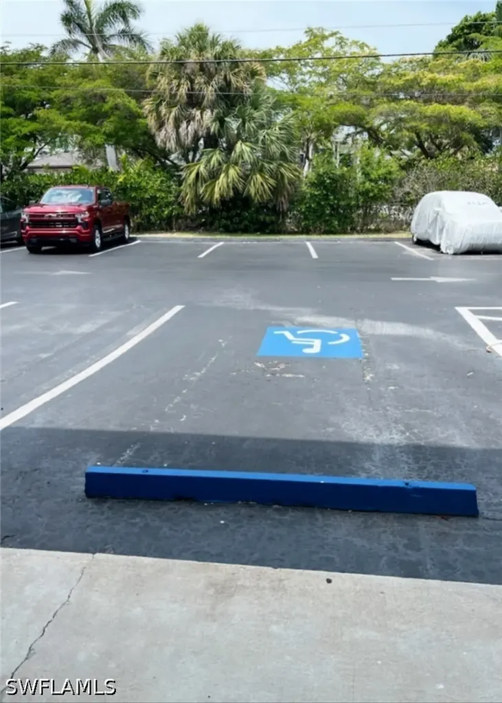 2555 Tamiami Trail N Naples FL 34103