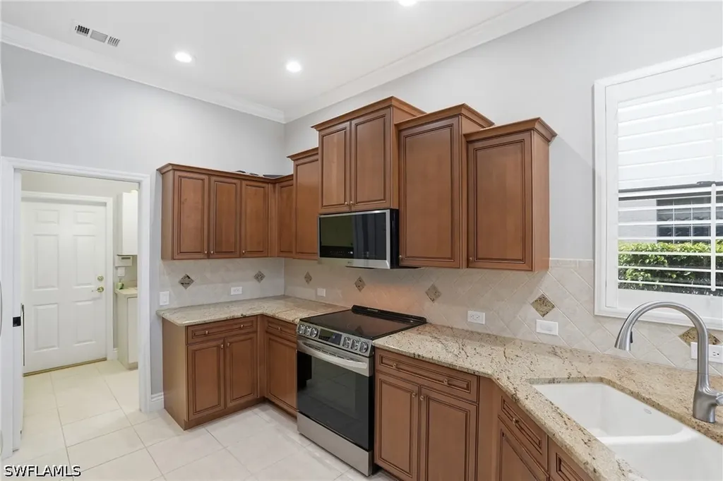 6039 Fairway Court Naples FL 34110