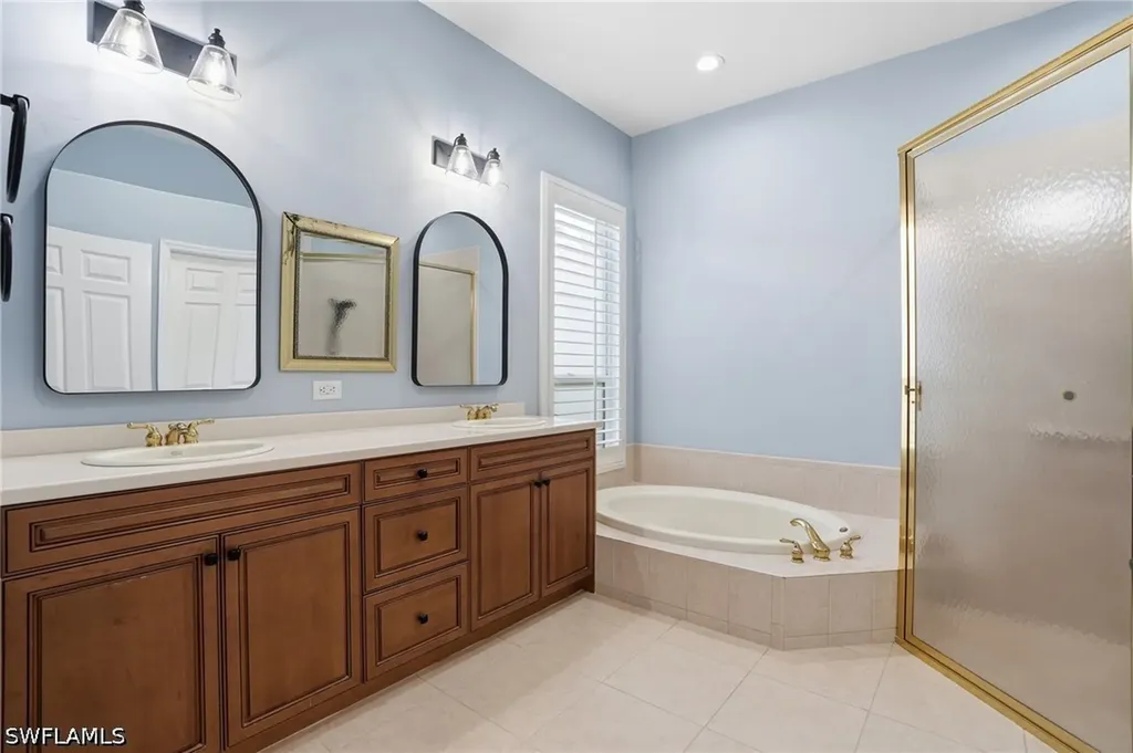 6039 Fairway Court Naples FL 34110