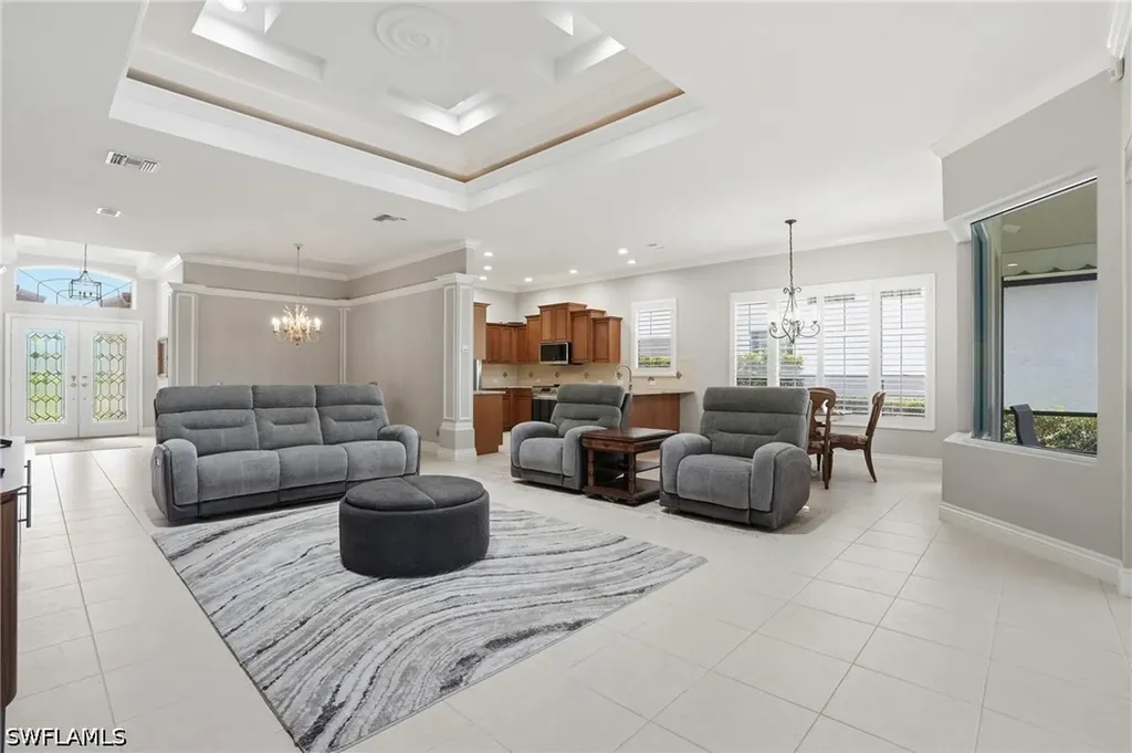 6039 Fairway Court Naples FL 34110