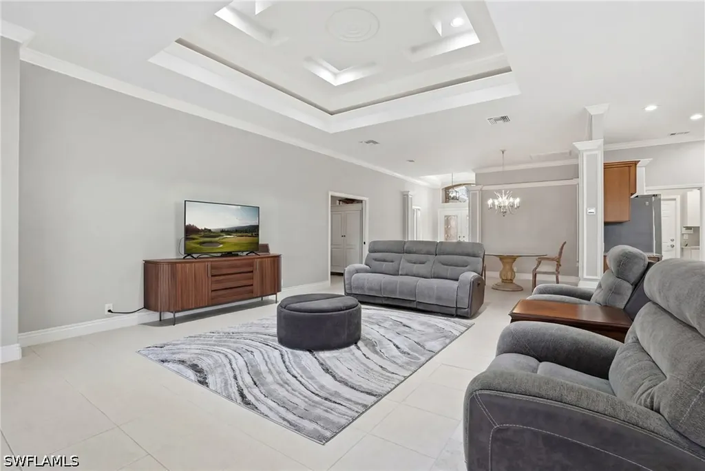 6039 Fairway Court Naples FL 34110