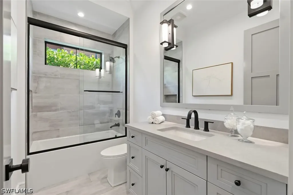 1064 13th Street N Naples FL 34102