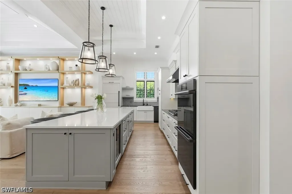 1064 13th Street N Naples FL 34102