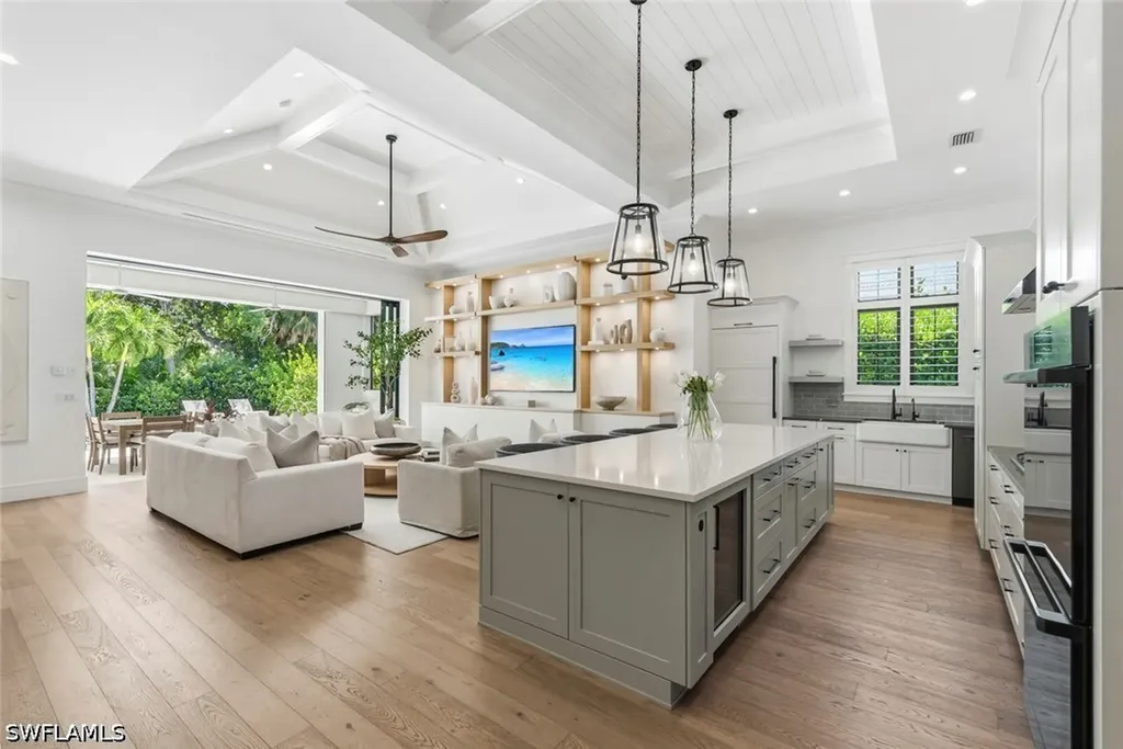 1064 13th Street N Naples FL 34102