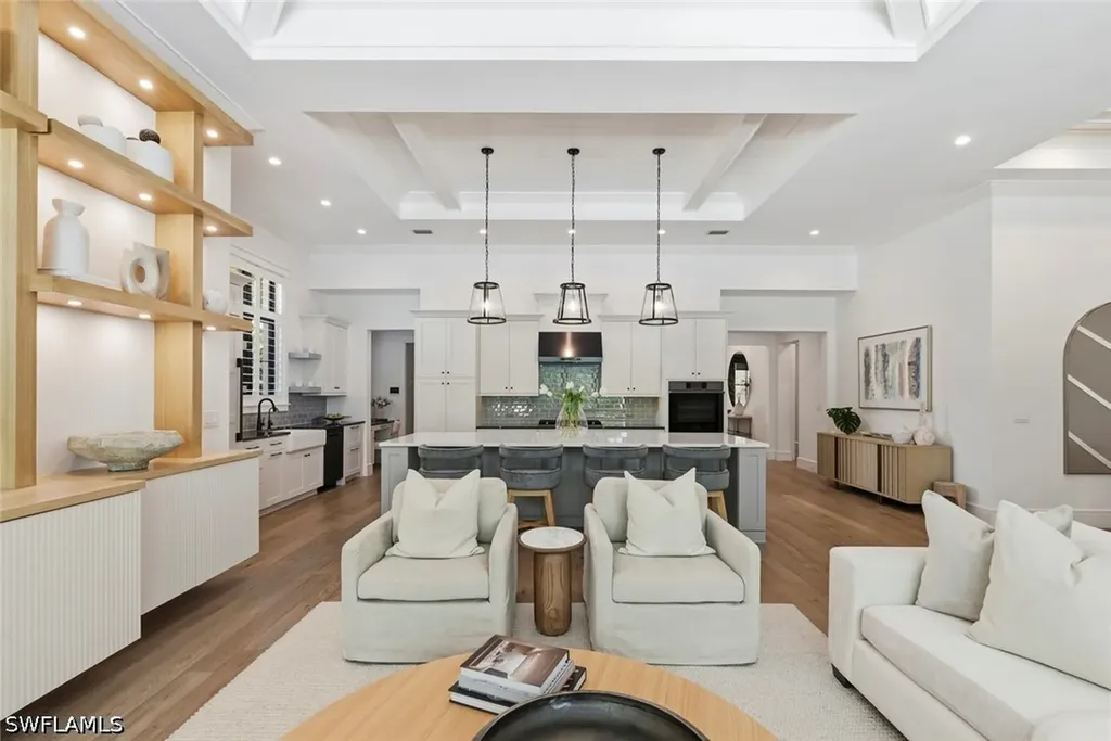 1064 13th Street N Naples FL 34102
