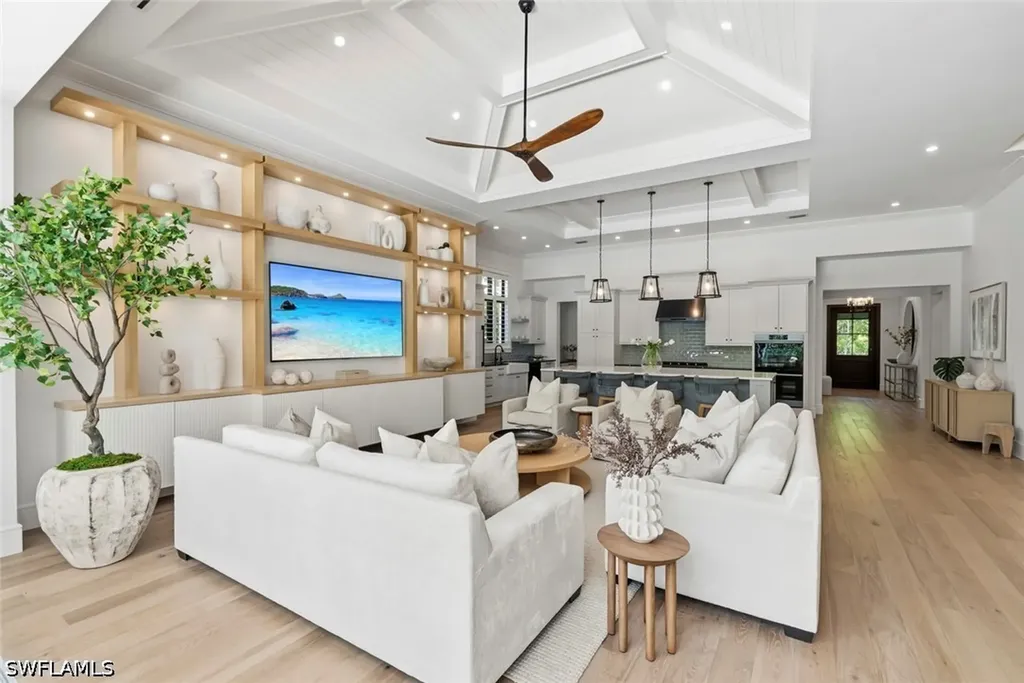 1064 13th Street N Naples FL 34102