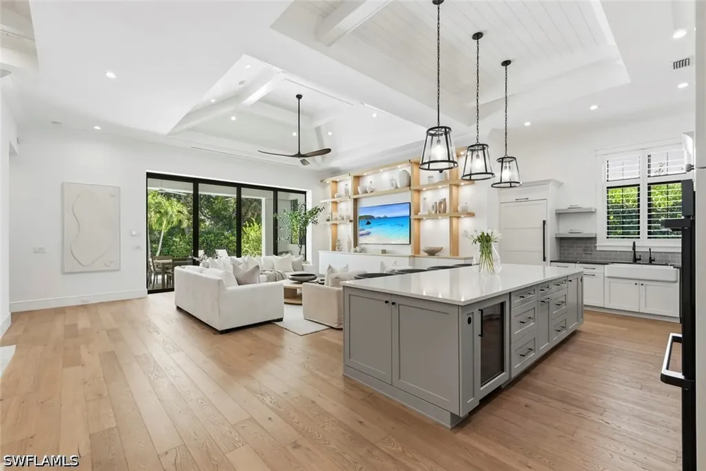 1064 13th Street N Naples FL 34102