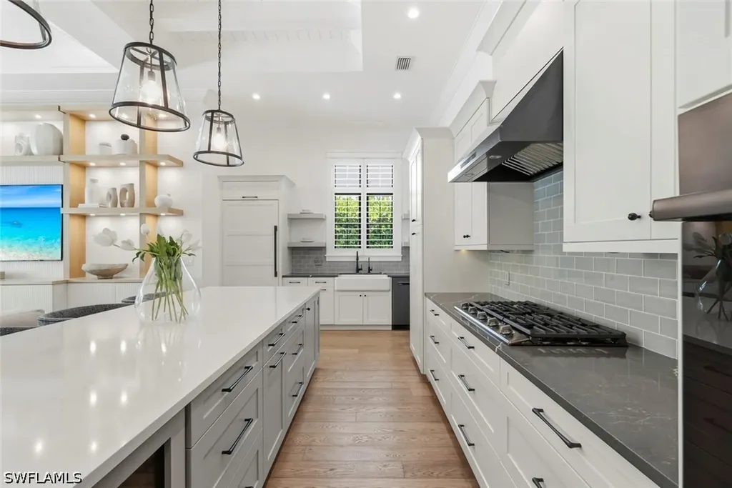 1064 13th Street N Naples FL 34102
