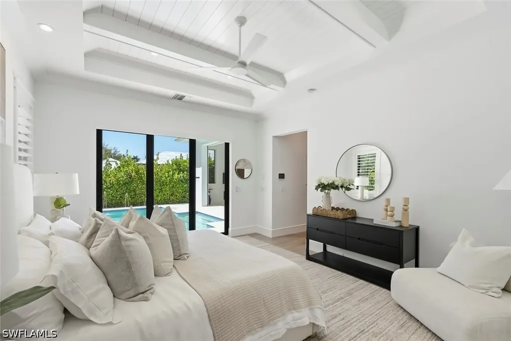 1064 13th Street N Naples FL 34102