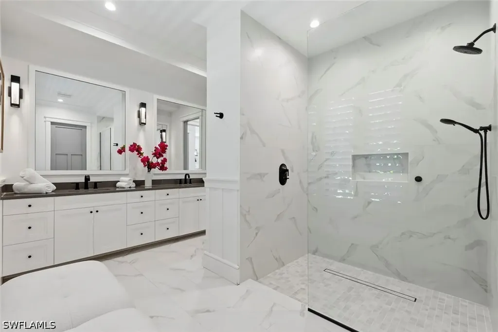 1064 13th Street N Naples FL 34102