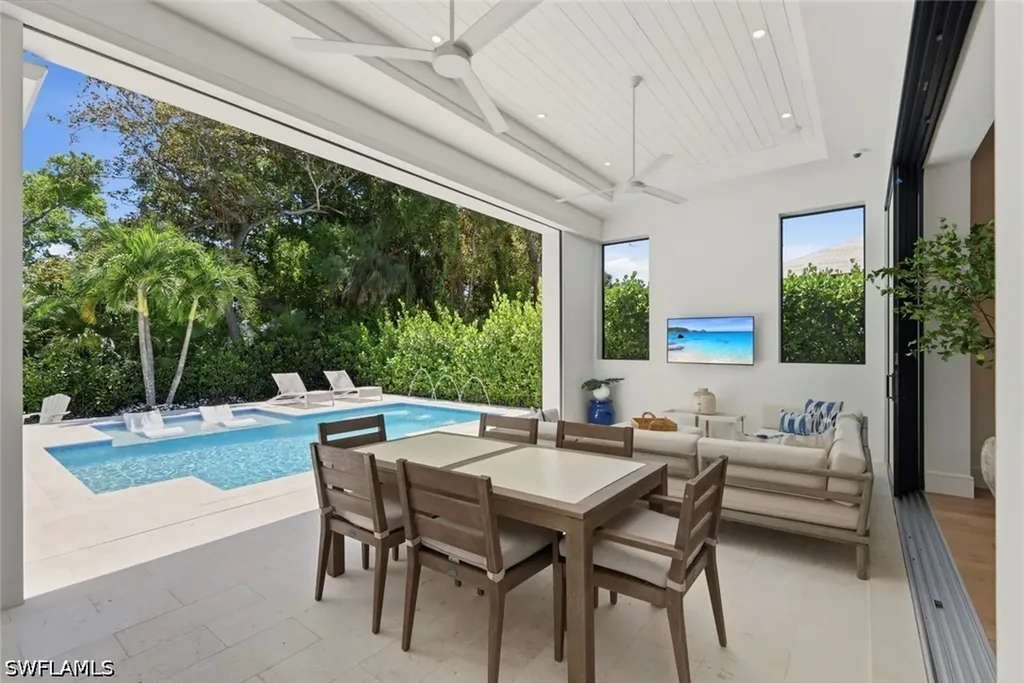 1064 13th Street N Naples FL 34102