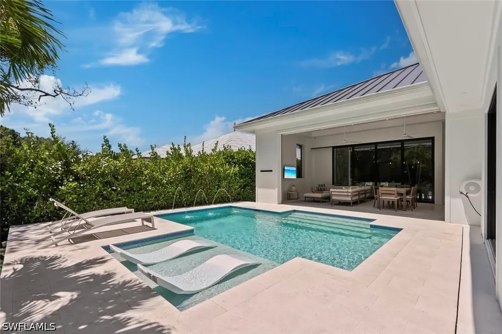 1064 13th Street N Naples FL 34102