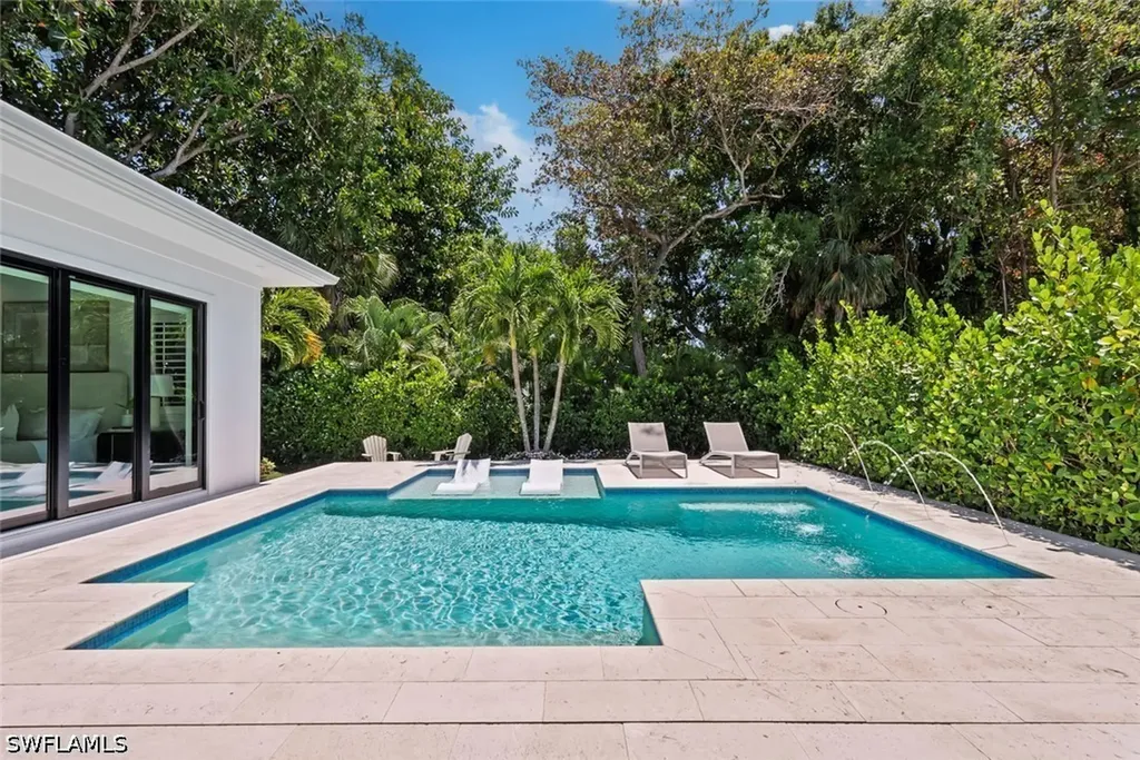 1064 13th Street N Naples FL 34102