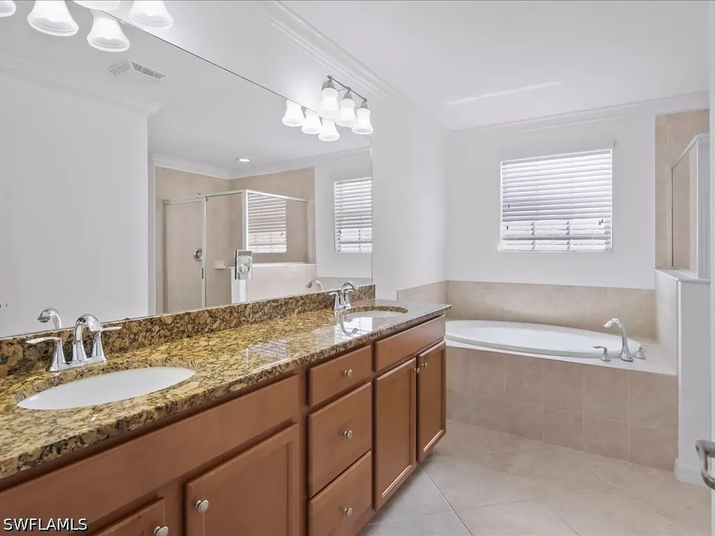 2478 Heydon Circle E Naples FL 34120