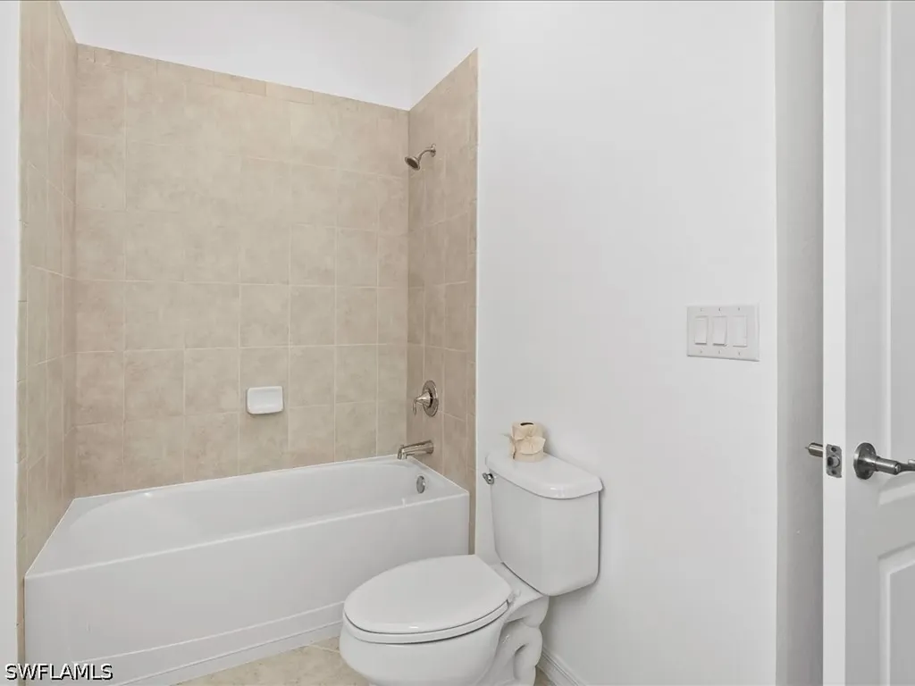 2478 Heydon Circle E Naples FL 34120
