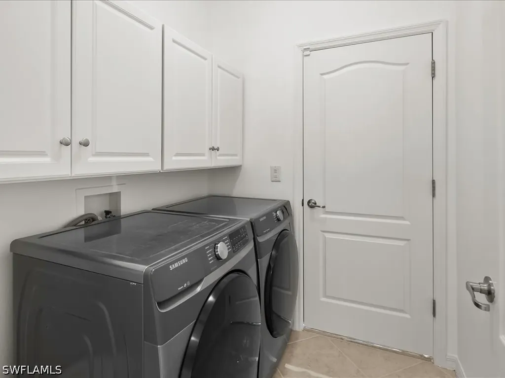 2478 Heydon Circle E Naples FL 34120