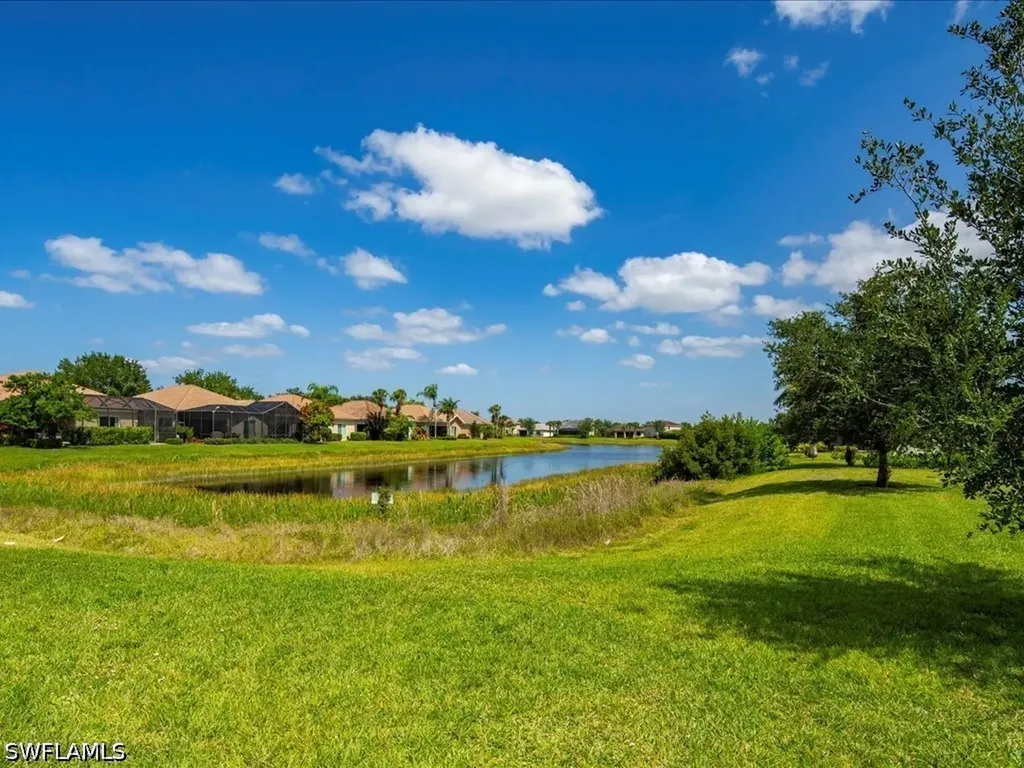 2478 Heydon Circle E Naples FL 34120
