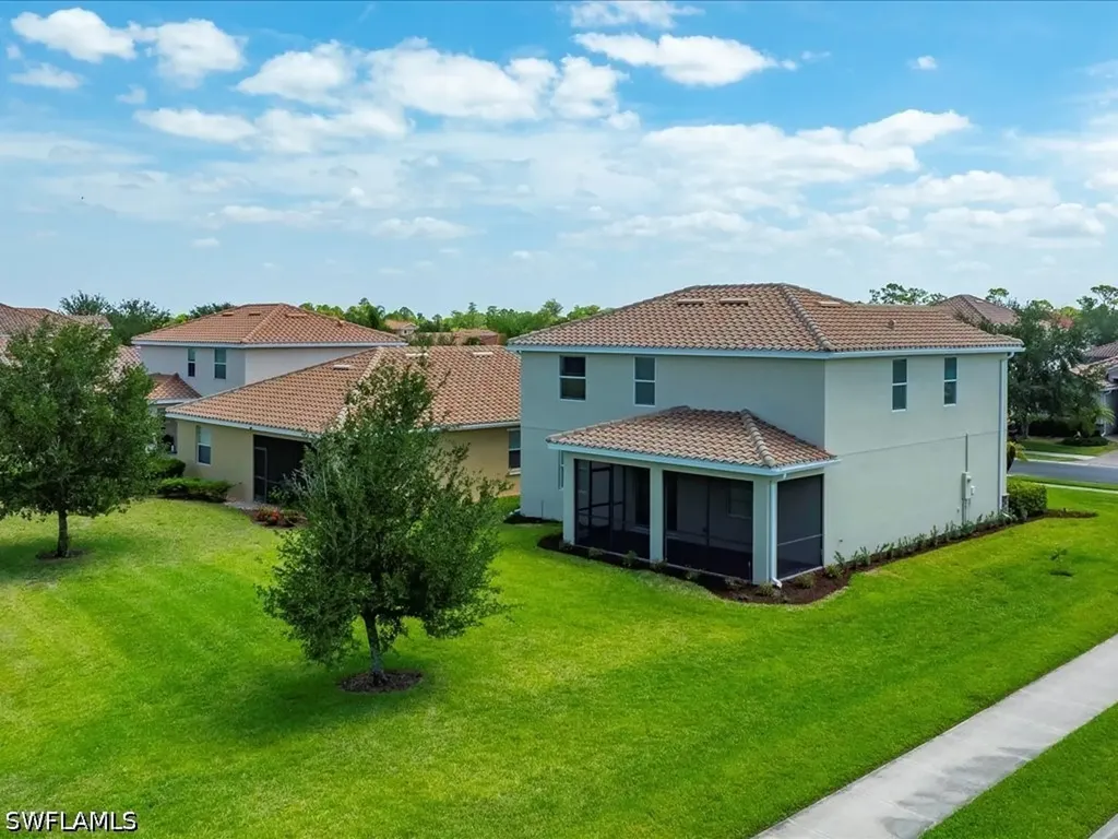 2478 Heydon Circle E Naples FL 34120