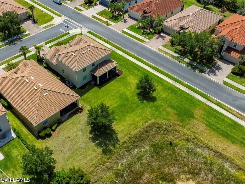 2478 Heydon Circle E Naples FL 34120