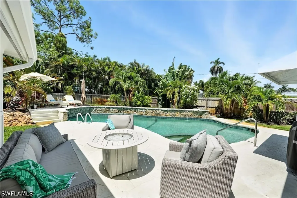 1063 22nd Avenue N Naples FL 34103