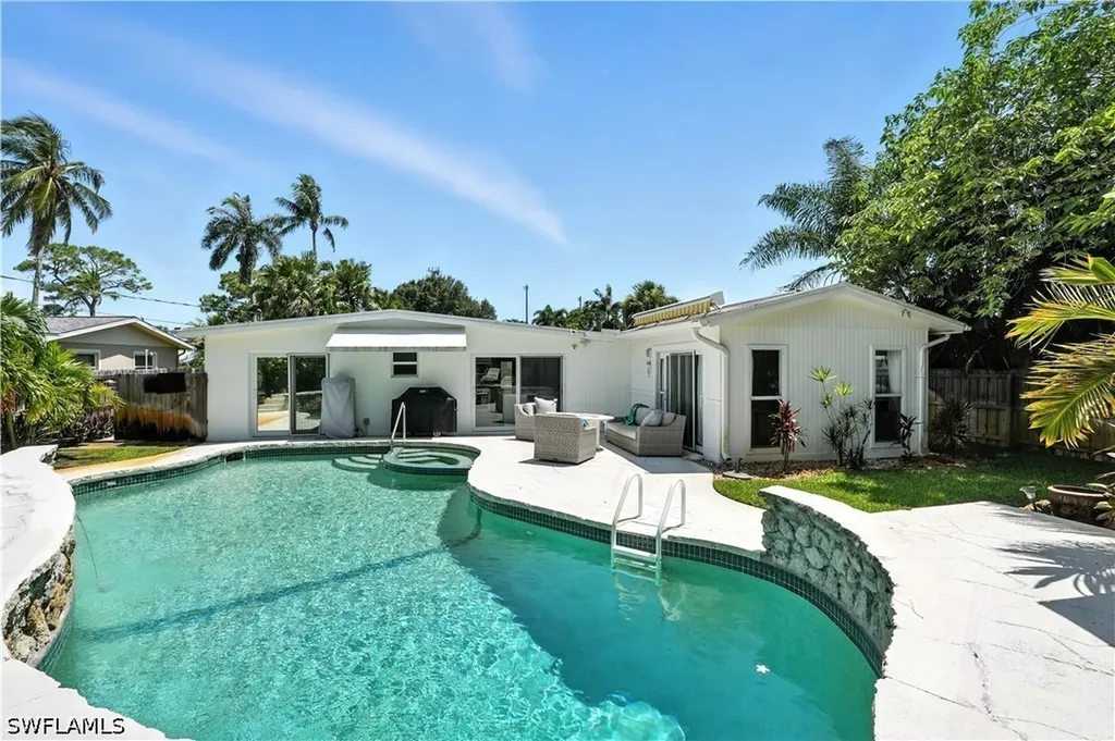 1063 22nd Avenue N Naples FL 34103