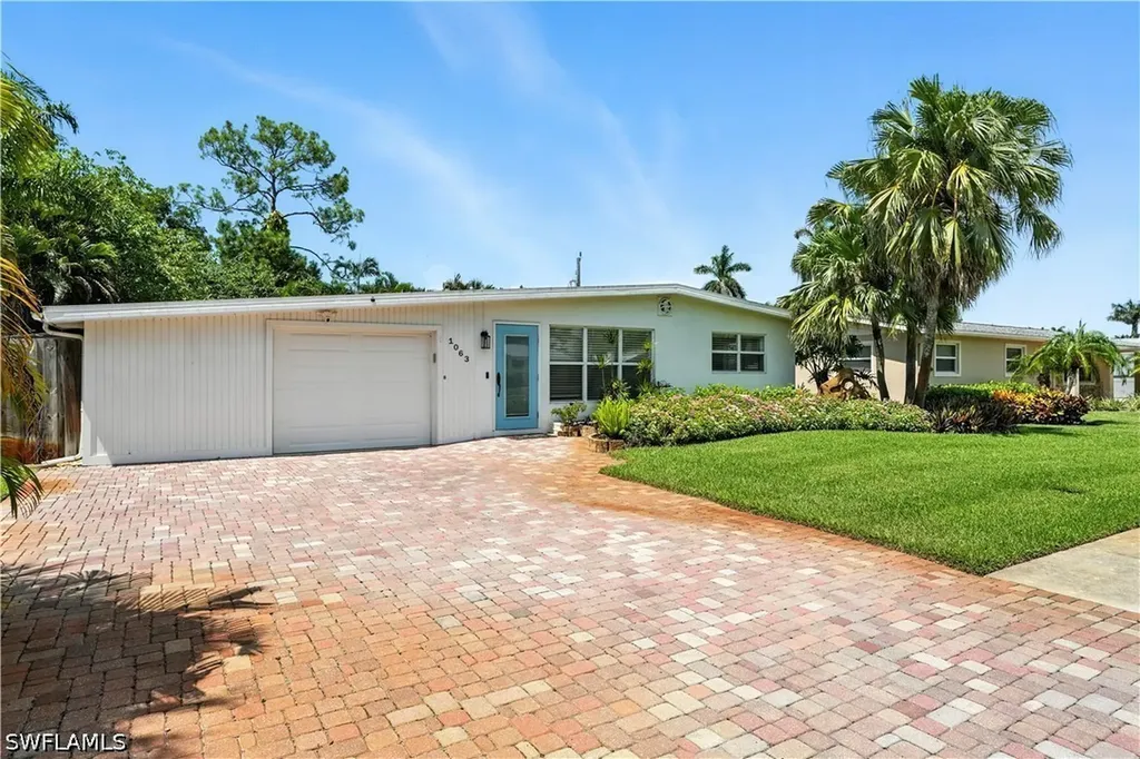 1063 22nd Avenue N Naples FL 34103