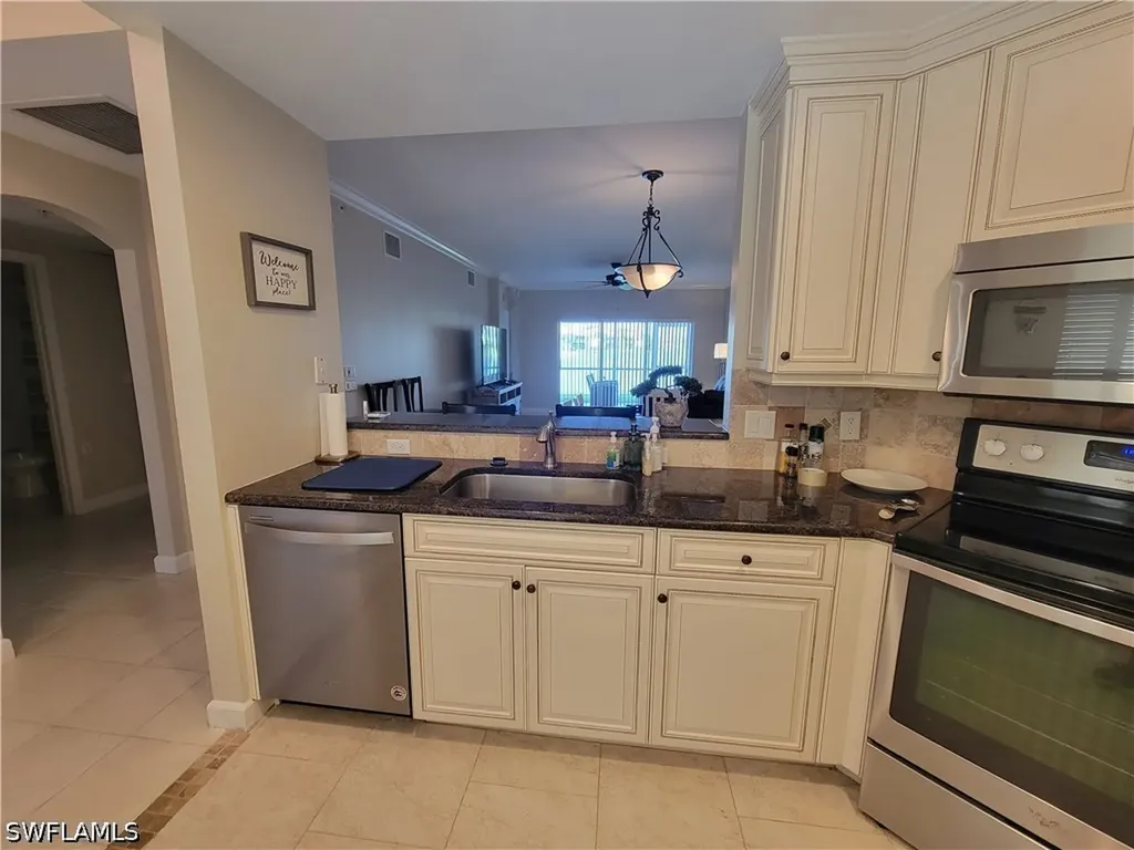 3037 Driftwood Way Naples FL 34109