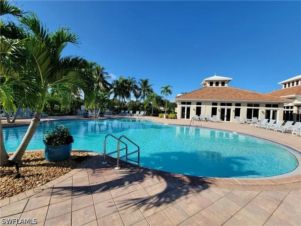 3037 Driftwood Way Naples FL 34109