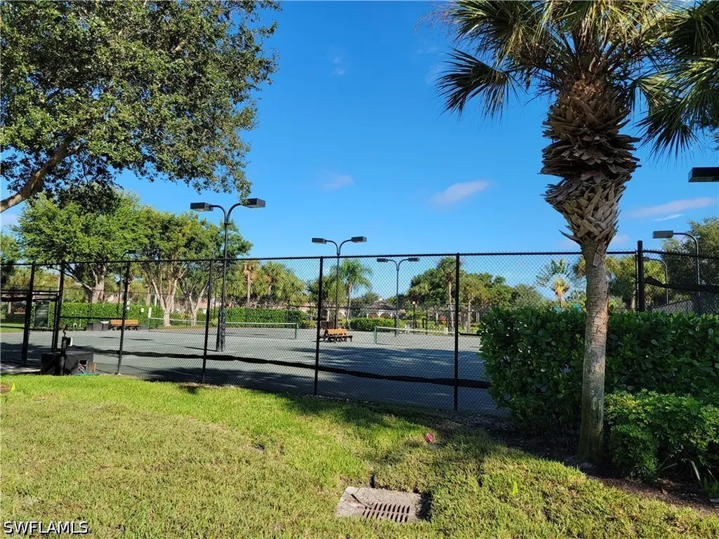 3037 Driftwood Way Naples FL 34109