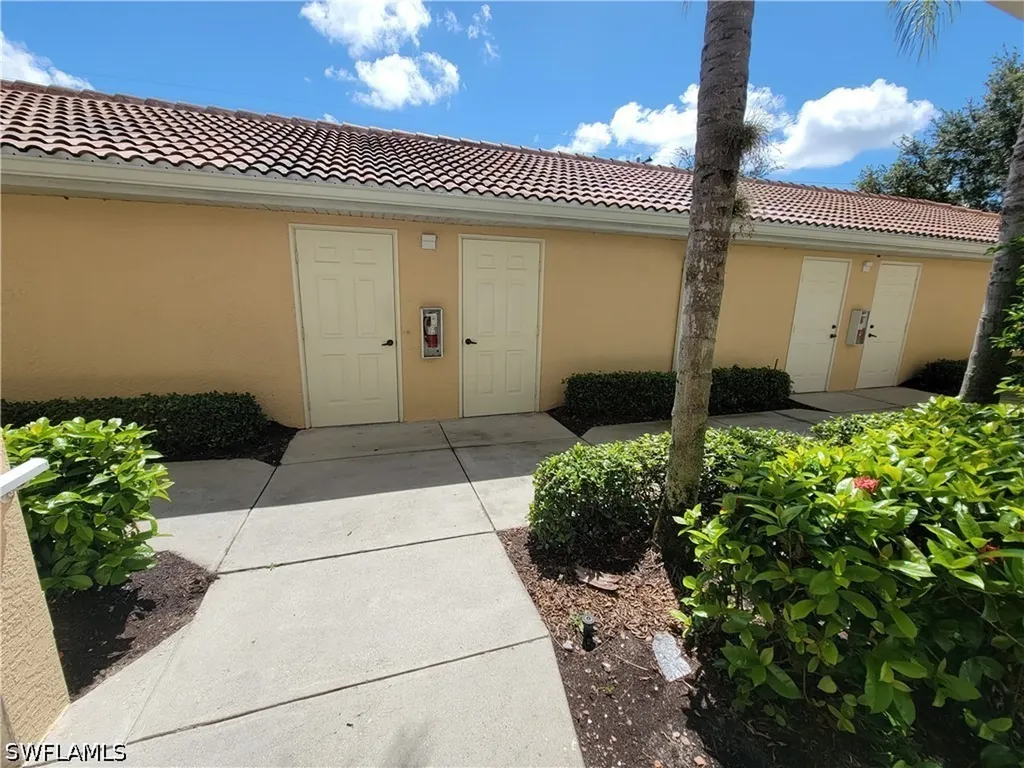 3037 Driftwood Way Naples FL 34109