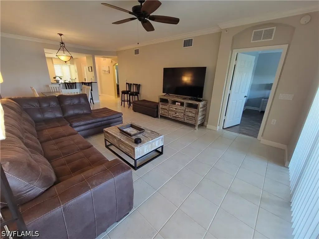 3037 Driftwood Way Naples FL 34109