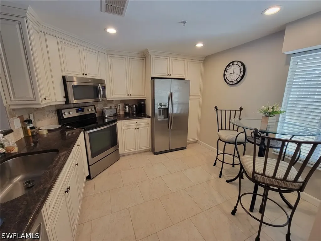 3037 Driftwood Way Naples FL 34109