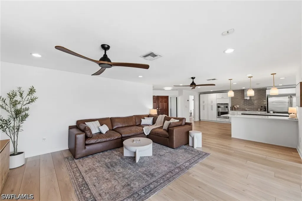 28 George Town Fort Myers FL 33919
