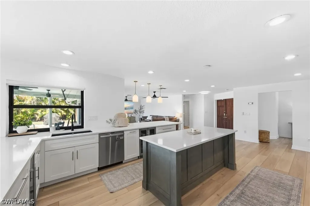 28 George Town Fort Myers FL 33919