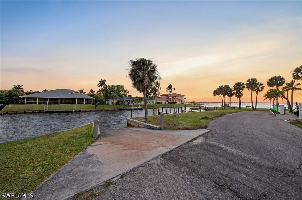 28 George Town Fort Myers FL 33919