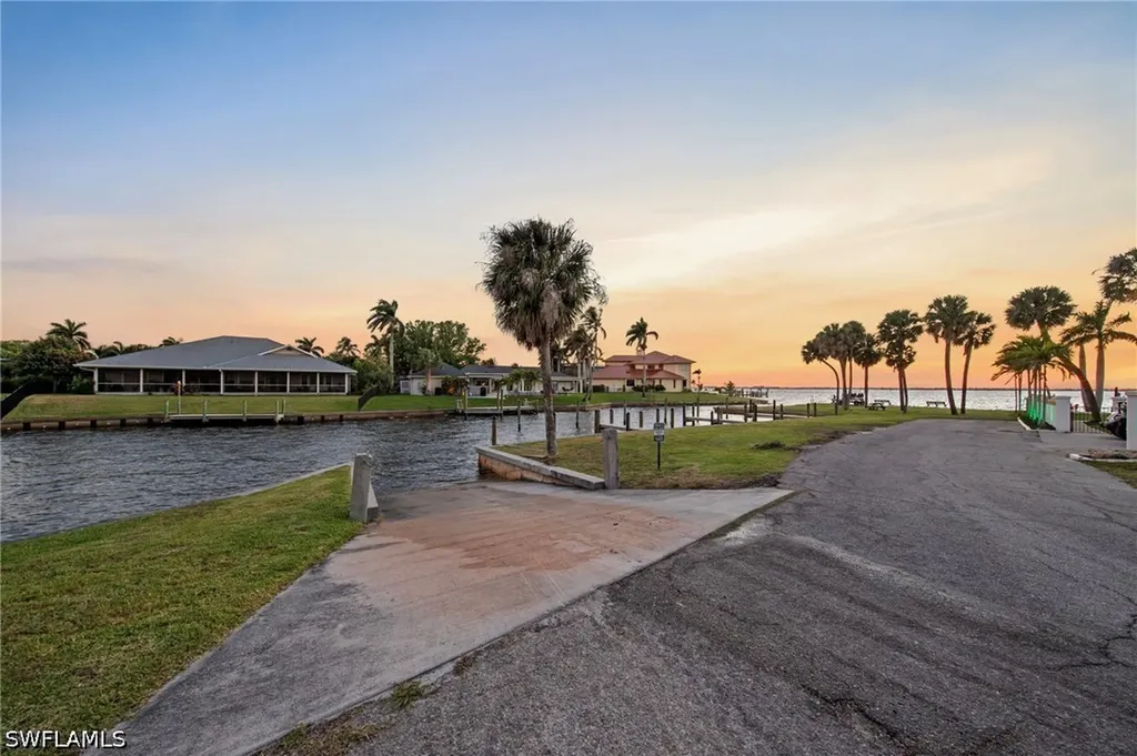 28 George Town Fort Myers FL 33919