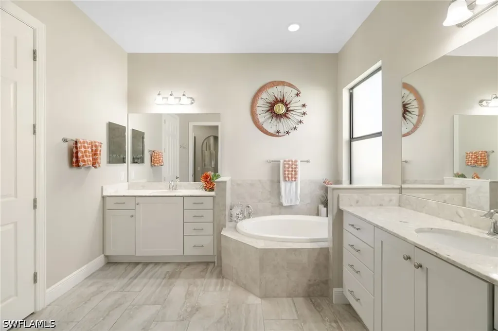 10085 Avalon Lake Circle Fort Myers FL 33913