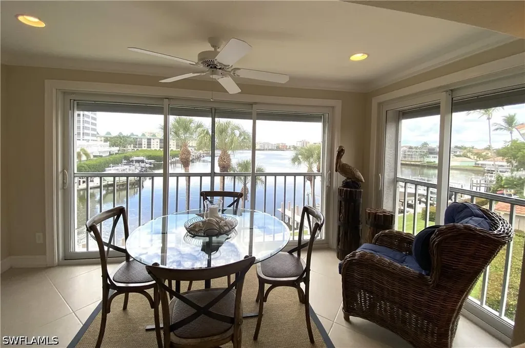 9101 Vanderbilt Drive Naples FL 34108