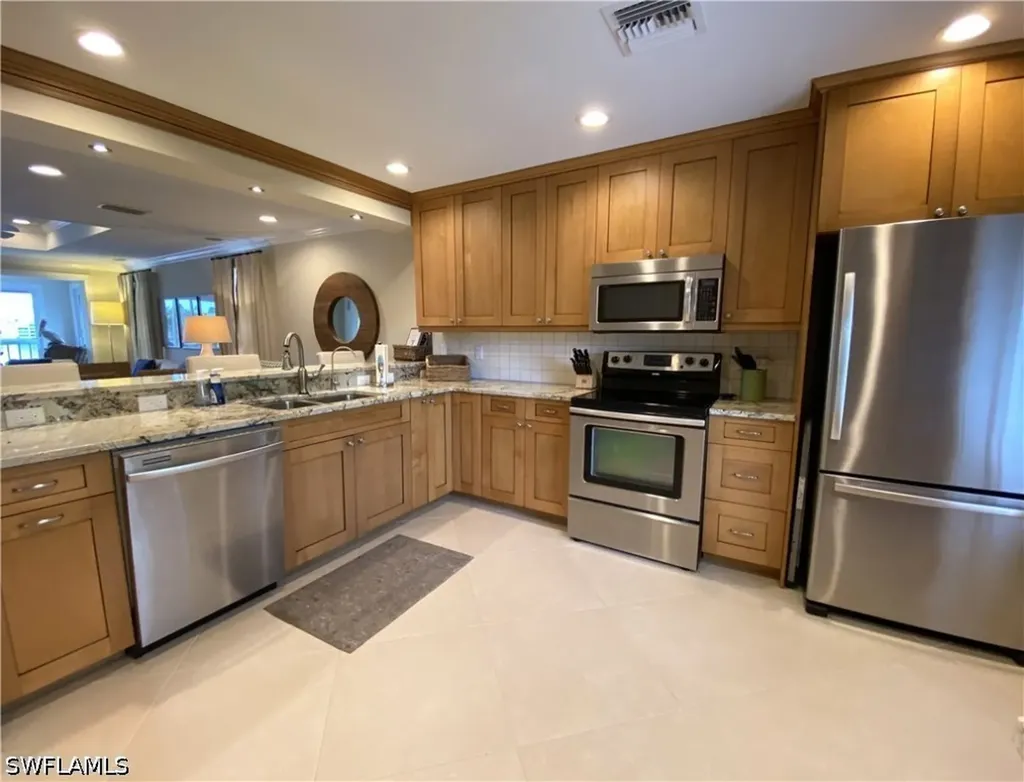 9101 Vanderbilt Drive Naples FL 34108