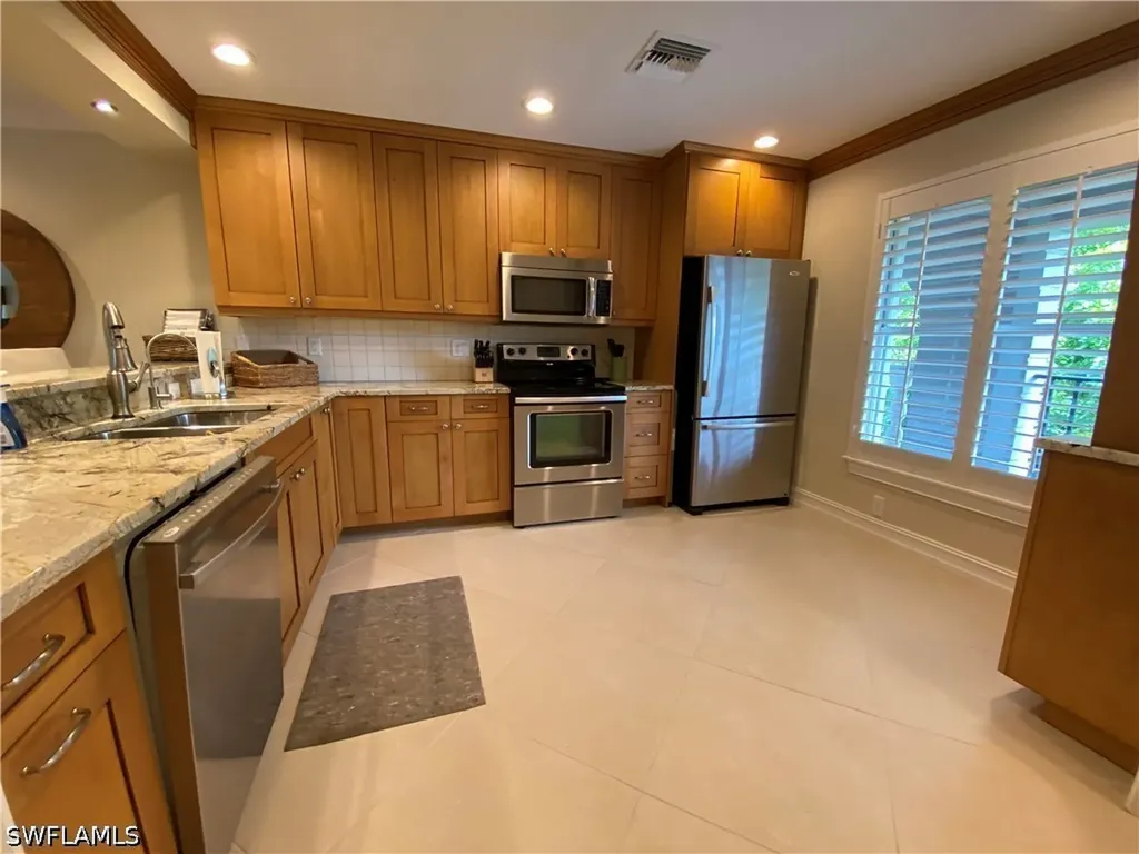 9101 Vanderbilt Drive Naples FL 34108