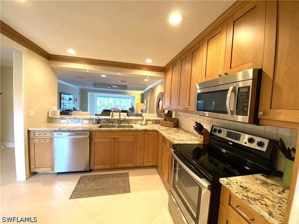 9101 Vanderbilt Drive Naples FL 34108