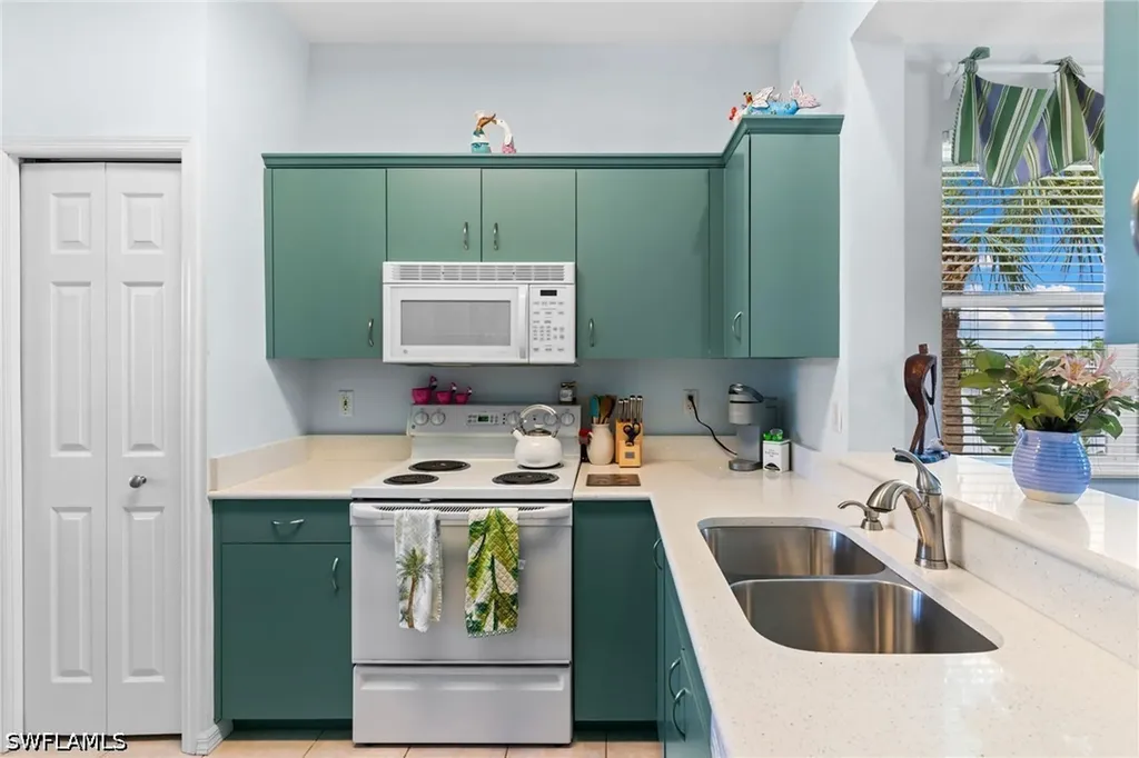 2335 Carrington Court Naples FL 34109