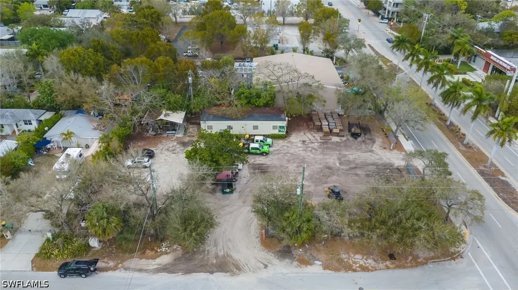 3612 Bayshore Drive Naples FL 34112