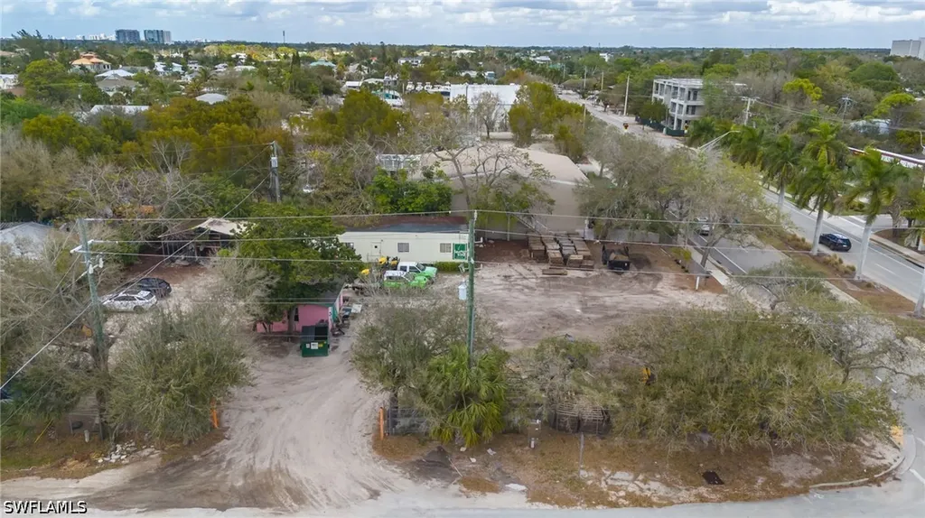 3612 Bayshore Drive Naples FL 34112