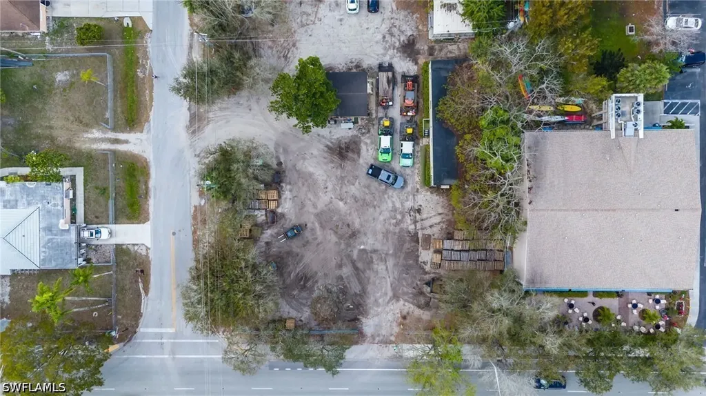 3612 Bayshore Drive Naples FL 34112