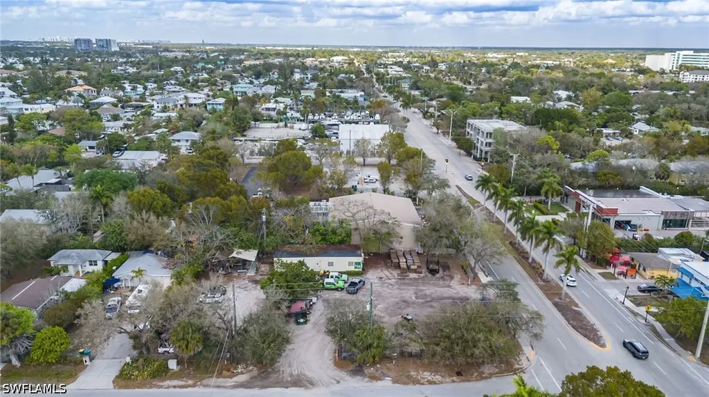 3612 Bayshore Drive Naples FL 34112