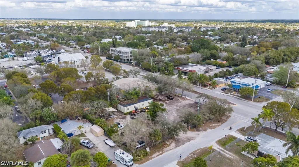 3612 Bayshore Drive Naples FL 34112