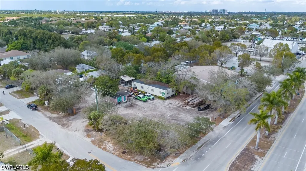 3612 Bayshore Drive Naples FL 34112