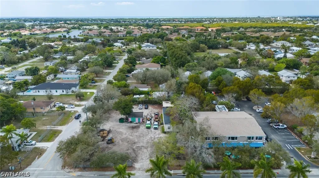 3612 Bayshore Drive Naples FL 34112